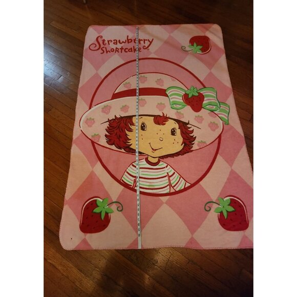 Strawberry Shortcake Vtg Throw Blanket 44X62 - Picture 2 of 4